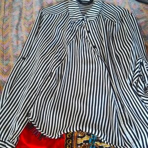 Size M Black/ White Forever 21 Essentials Long Sleeve Button-down Striped Shirt